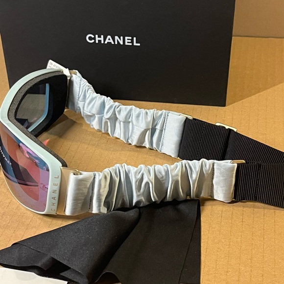 Authentic Chanel Unisex Shield Sunglasses - Picture 3 of 13